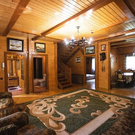 Apartment молода вовчиця