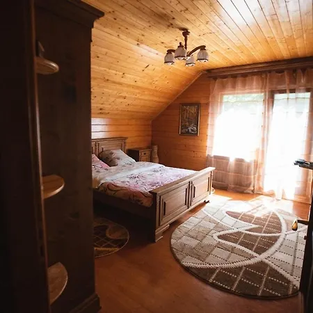 молода вовчиця Apartment *