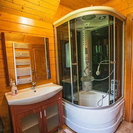 молода вовчиця Apartment *