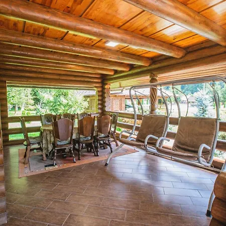 молода вовчиця Apartment