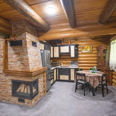 молода вовчиця Apartment *