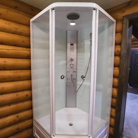 молода вовчиця