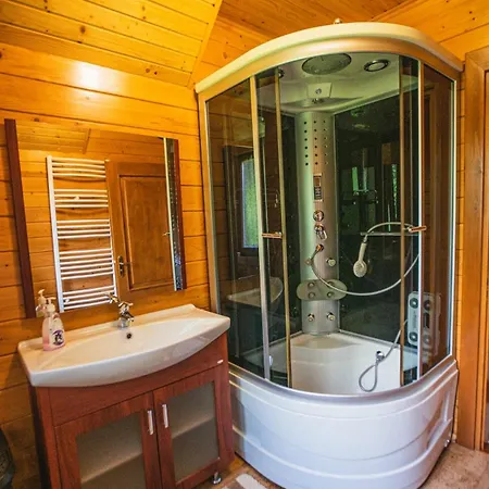 молода вовчиця Apartment