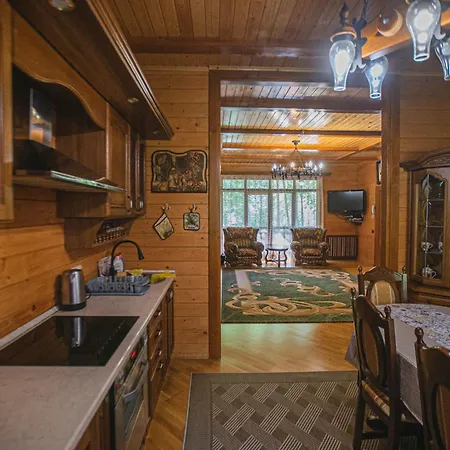 молода вовчиця Apartment *